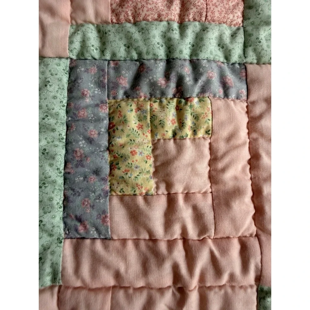 Amish Baby Quilt Hand Sewn Pastel Floral Pattern Cream Back 26x38 New